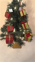 Gift box Christmas tree decor