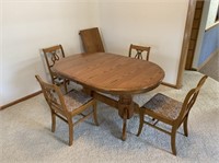 Oak Dining Table w/4 chairs