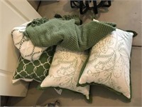 5PC PILLOWS & BLANKETS