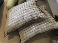 2PC LARGE PILLOWS