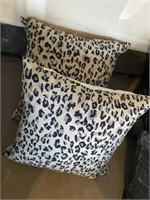 2PC CHEETAH PRINT PILLOWS