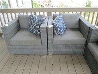 4PC WICKER CHAIRS W/PILLOWS