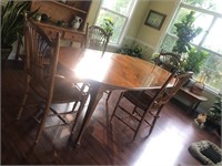 Tell City Dining Room Table & (4) Chairs w/