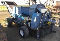 WEISS-MCNAIR 8900 Pull PTO Nut Harvester