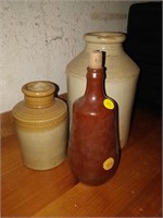 3 pottery jugs