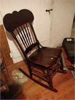 primitive wooden rocking chair 19x39x31