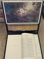 Rolling Scroll ENGLISH AND GERMAN BIBLE