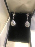 PAIR DIAMOND EARRINGS - 14K WHITE GOLD SETTING