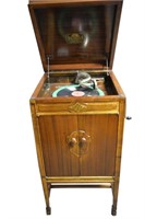 VV 4-3 Victrola Phonograph