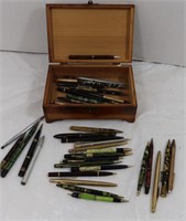 Lot of Vintage Pens in Box