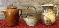 Pottery pitches / teapot