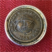 Vintage New York world’s fair - coin  holder