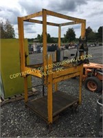 YELLOW FORK LIFT CAGE