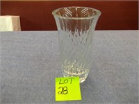 9 1/2 IN TALL LEADED CRYSTAL VASE