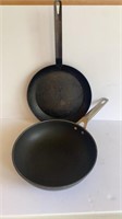 2 Skillets Lodge & Made in Spain