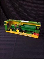 TOY JOHN DEERE TRACTOR AND WAGON (AGES 3+)