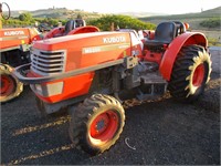 Kubota M8200 Narrow Tractor