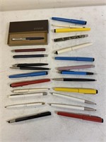 24 vintage Parker pens