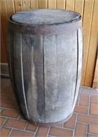 Large wooden barrel  With lid