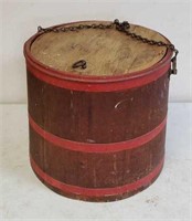 Wooden firkin with lid