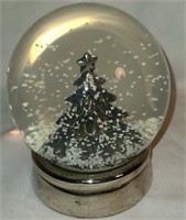 Snowglobe with silver base and tree 5"