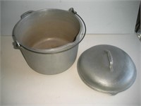 Century Alum. Silver Seal Stock Pot w/lid, 12in.