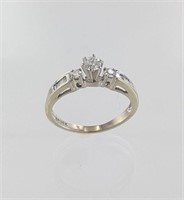 14KT White Gold Diamond Ring