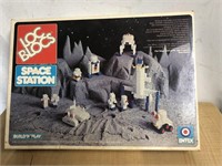 Vintage Loc Blocs space station build n ply set
