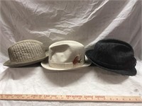 Vintage lot of 3 men’s fedora style hats . Mixed