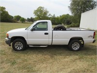 2005 GMC Sierra 4x4 Truck 69,158 miles