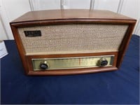 Antique Zenith AM/FM Tube Radio - works