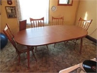 maple dining room table w/chairs & leaves