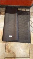 solid rubber mat approx. 10'
