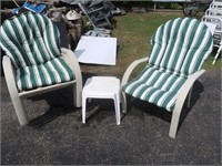 6 Metal Chairs, Plastic Outdoor Table(32"x38"x32")