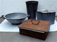 2 granite ware Pieces – colander – copper lid