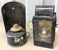 Buggy lantern, 8" / tin lantern, 4" Dia