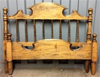 Spool Turned Bed, double size, urn top posts,