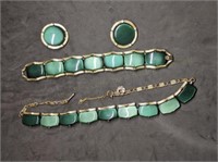 Beautiful Lisner Marked Jewelry Set