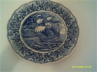 13.5" dia Delft Plate / Wall Decor