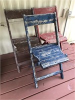VINTAGE FOLDING WOODEN CHAIR AWESOME CHIPPY PAINT!