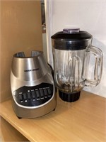 BLACK AND DECKER BLENDER WITH GLASS PITCHER
