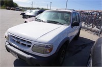 2000 Whi Ford Explorer