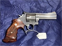 Smith & Wesson 686-3 4" barrel .357