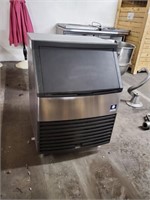 Manitowoc QY0214A Air cooled 215 lbs day Ice Maker
