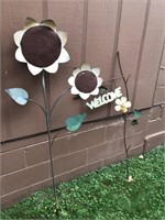metal sunflower and welcome lawn art items