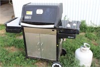 Weber Gas Grill w/ accessories *NEW*
