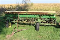 John Deere LL247A Drill