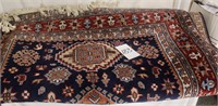 Oriental style area rug 5'x7' with underlay