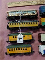 4 Model Train Passenger Cars