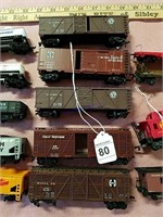 5-Model Train Cattle and Box Cars